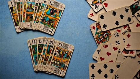 Jeu de tarot, voici les sites et applis gratuits pour jouer seul ou à ...